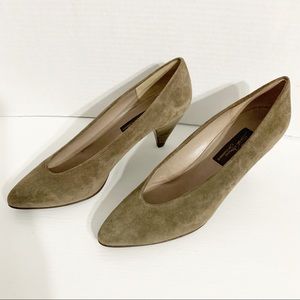 Sesto Meucci Classic Suede Leather Rounded Toe Stacked Wooden Heel Pumps
